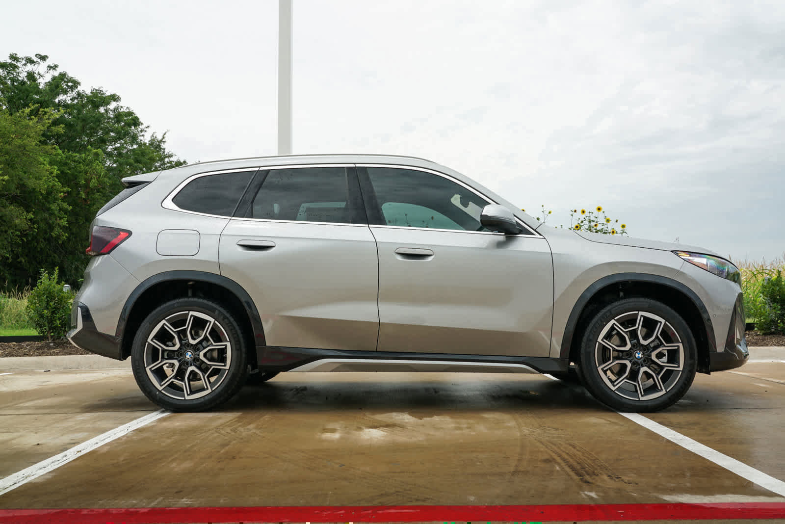 Used 2024 BMW X1 xDrive28i w/ Premium Package image 9