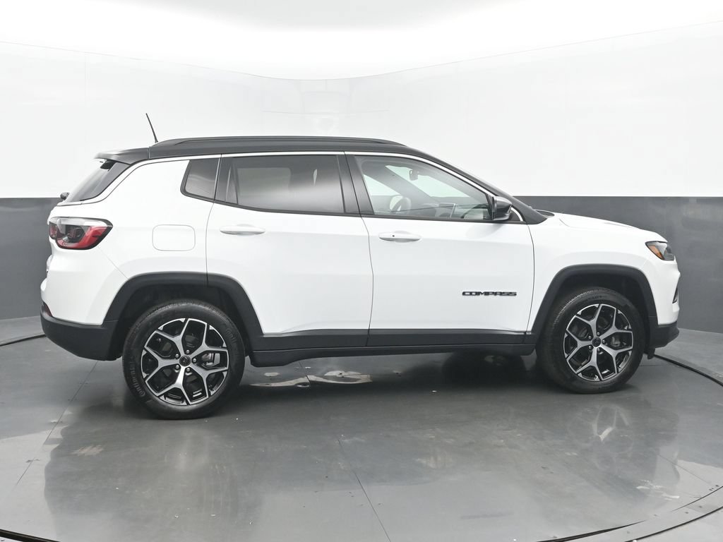 Used 2025 Jeep Compass Limited AWD/4WD image 7