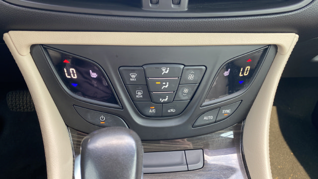 Used 2020 Buick Envision Essence FWD image 18