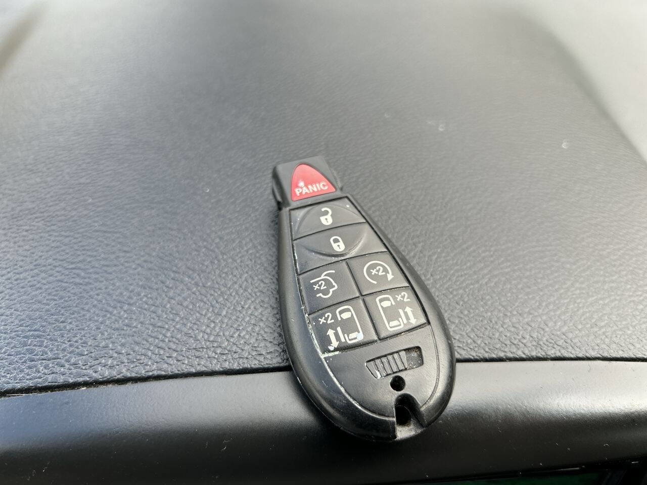 Used 2018 Dodge Grand Caravan SXT image 28