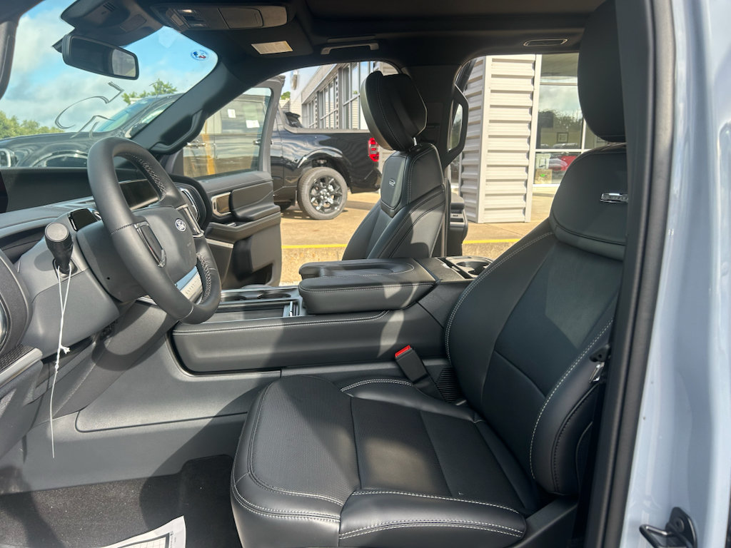 New 2027 Ford Expedition Platinum w/ Stealth Appearance Package RWD image 34