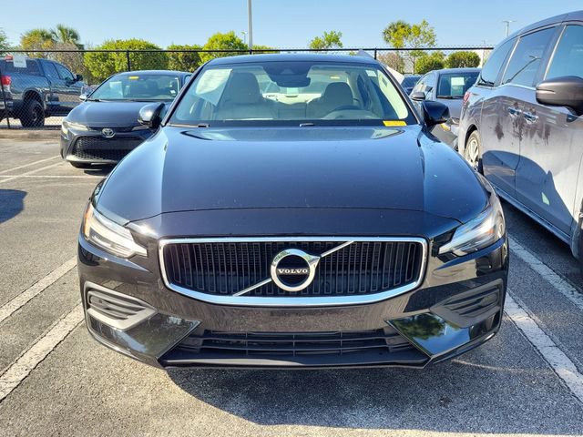 Used 2019 Volvo S60 T6 Momentum w/ Multimedia Package AWD/4WD image 2