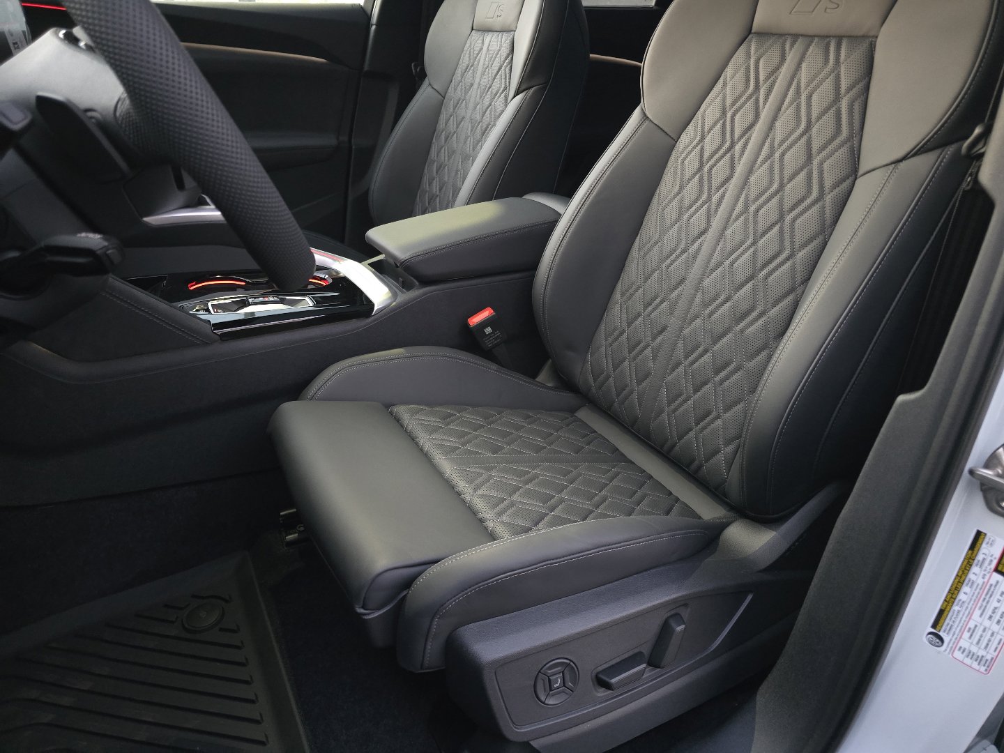 New 2025 Audi SQ5 Premium Plus image 38