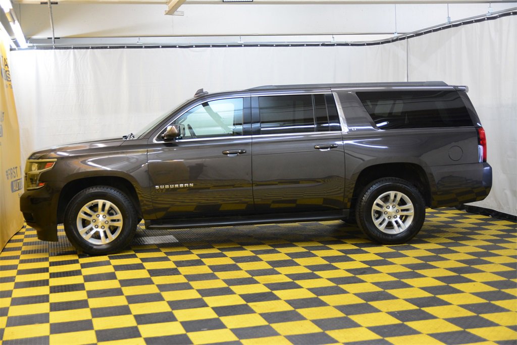 Used 2018 Chevrolet Suburban LT image 7
