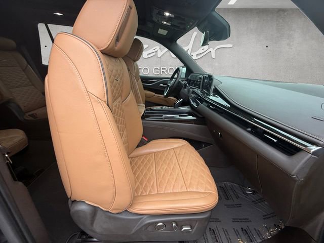 Used 2023 Cadillac Escalade Premium Luxury w/ Performance Package AWD/4WD image 24