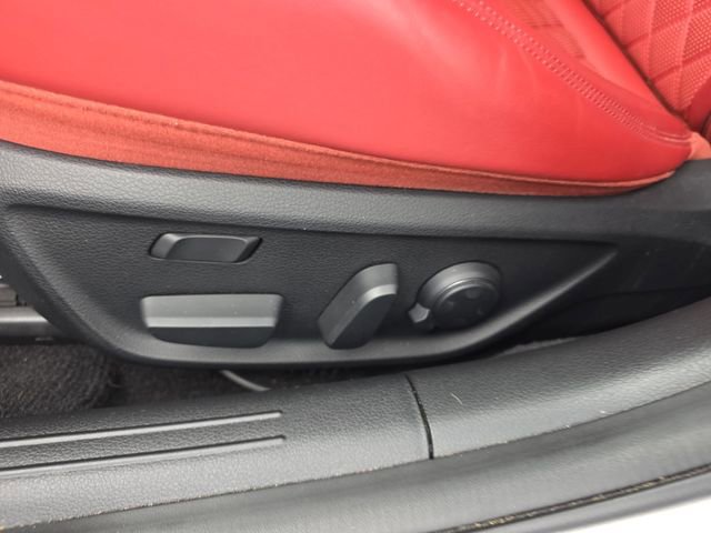 Used 2022 Genesis G70 3.3T Launch Edition image 24