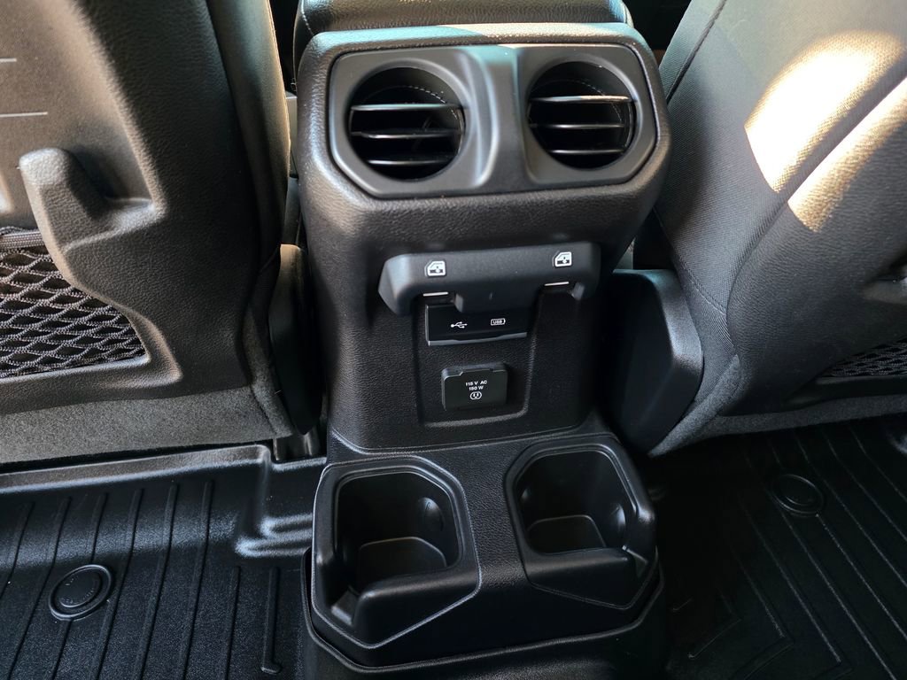 Used 2018 Jeep Wrangler Unlimited Rubicon image 25