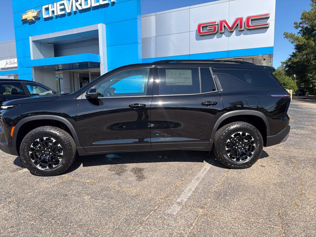New 2027 Chevrolet Traverse Z71 w/ Enhanced Driving Package AWD/4WD image 2