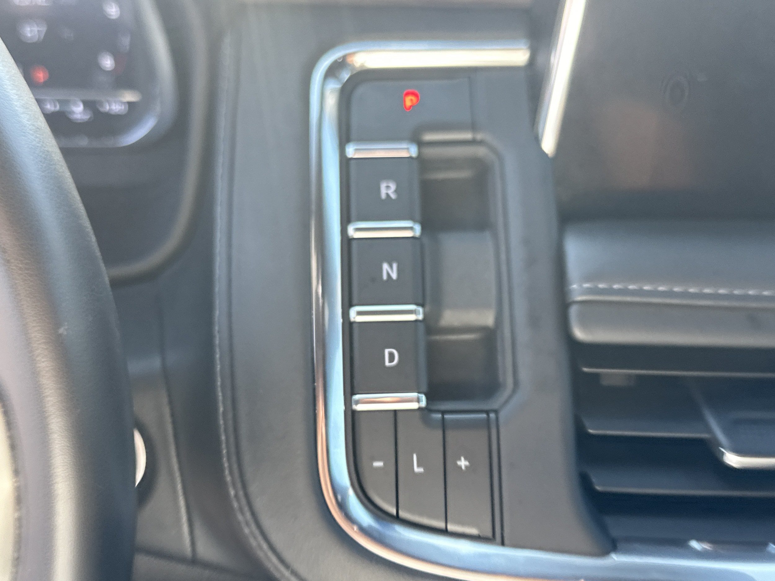 Used 2024 Chevrolet Tahoe LT AWD/4WD image 31