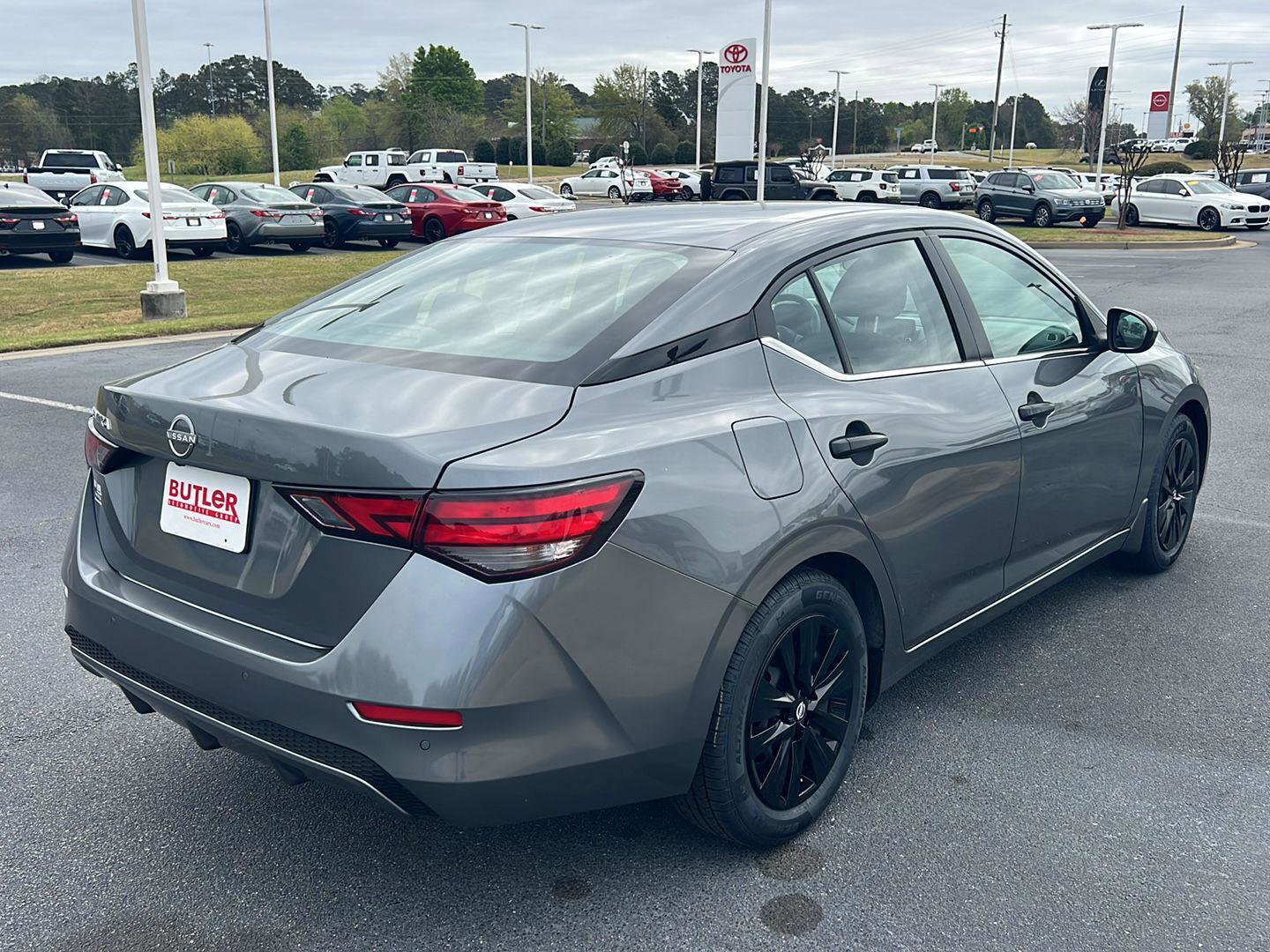 Used 2025 Nissan Sentra S image 6