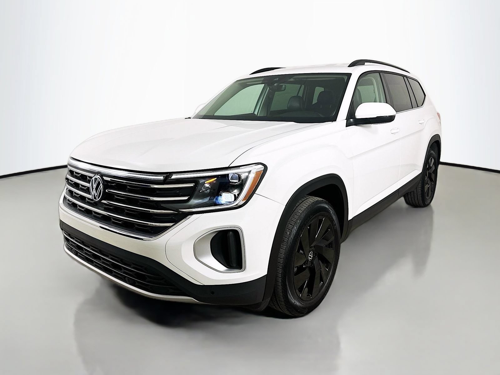 Used 2025 Volkswagen Atlas SE