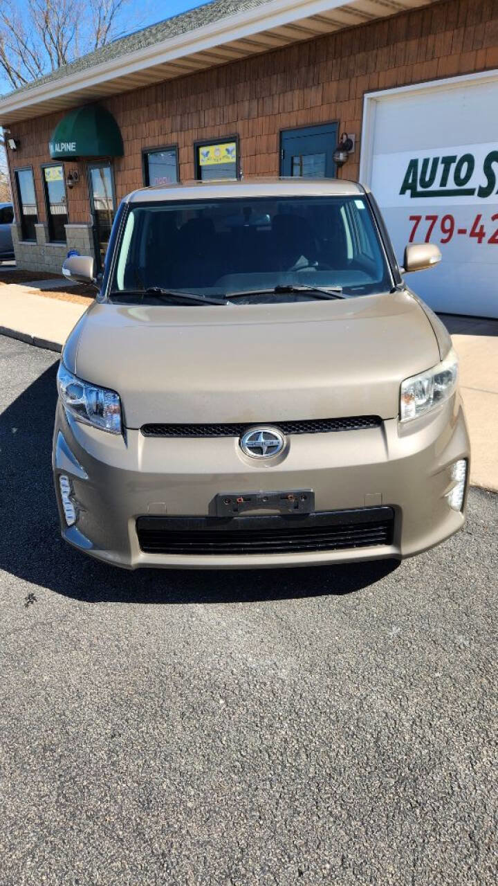 Used 2013 Scion xB image 3