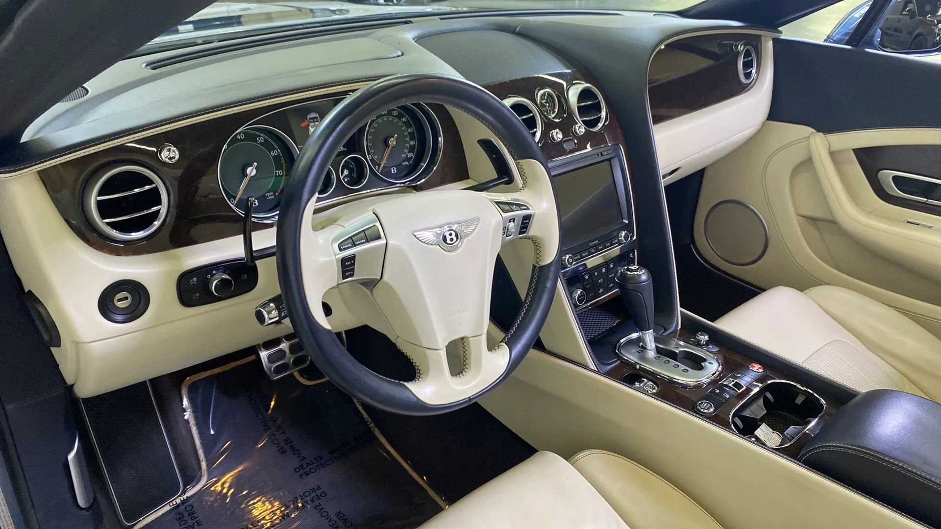 Used 2014 Bentley Continental GT image 22