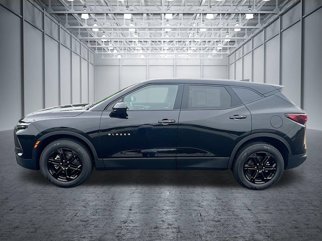 Used 2025 Chevrolet Blazer LT AWD/4WD image 4