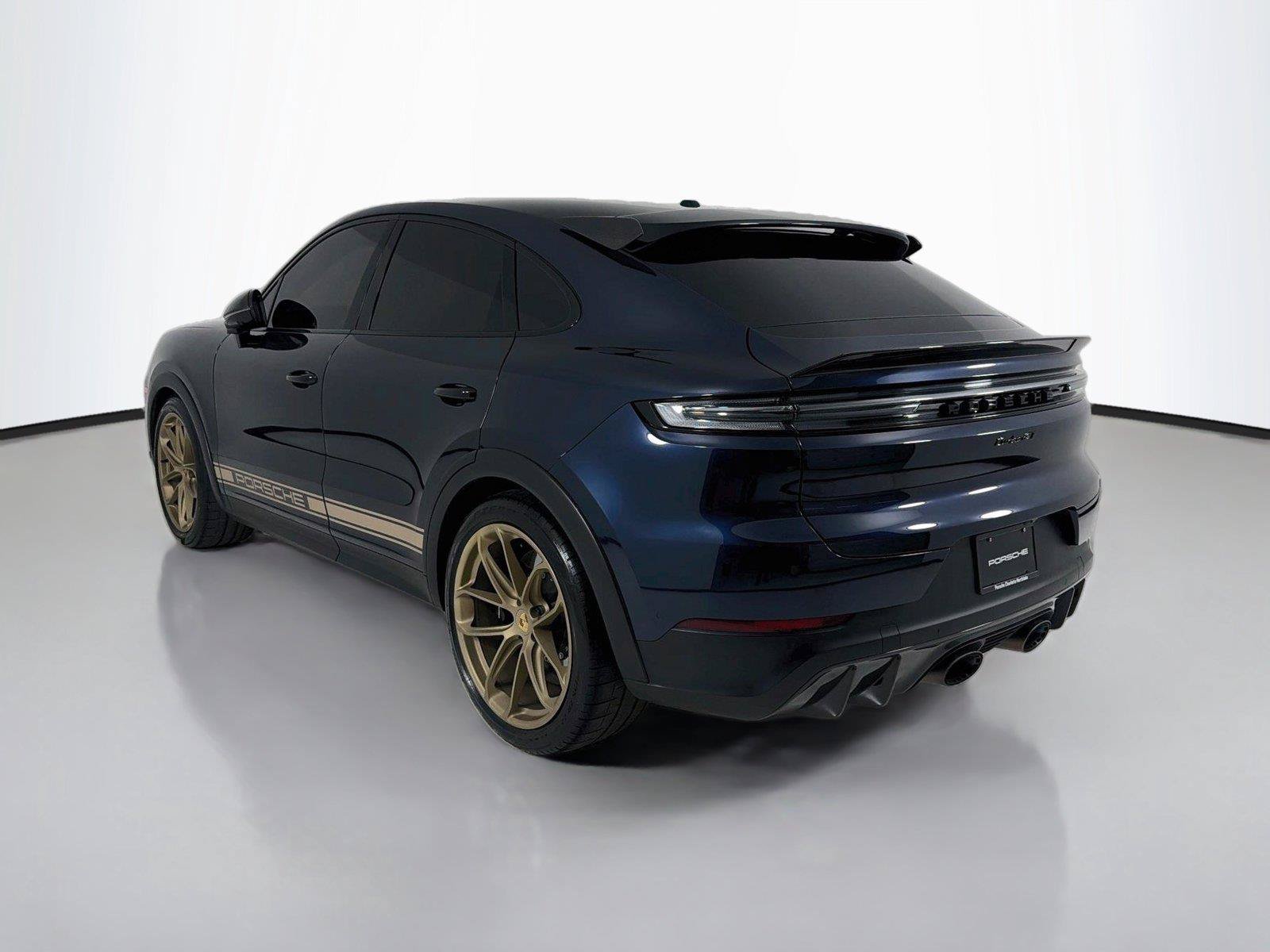 Used 2024 Porsche Cayenne Turbo GT AWD/4WD image 3