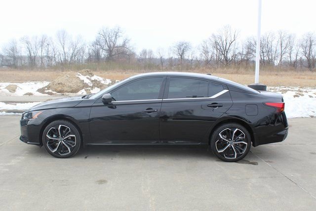 Used 2025 Nissan Altima 2.5 SR w/ SR Premium Package image 2
