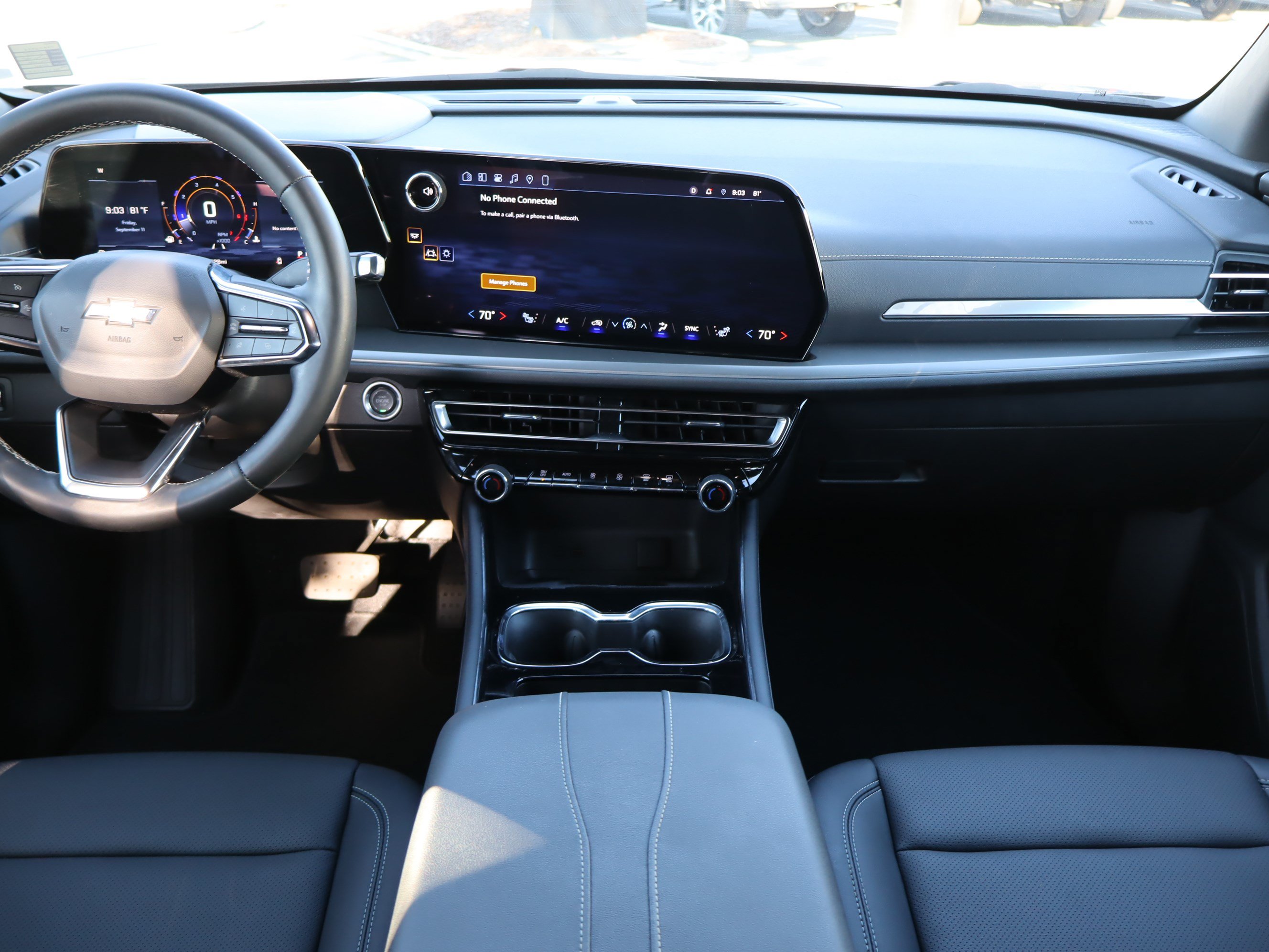 Used 2025 Chevrolet Traverse LT FWD image 15