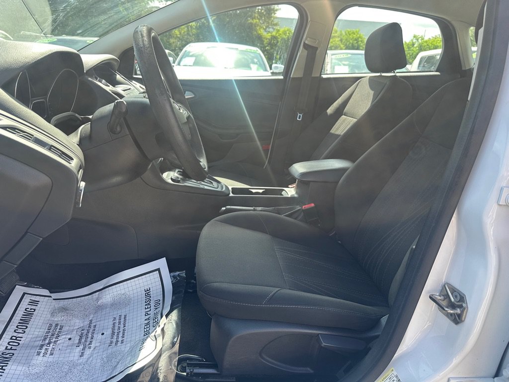 Used 2017 Ford Focus SE FWD image 10