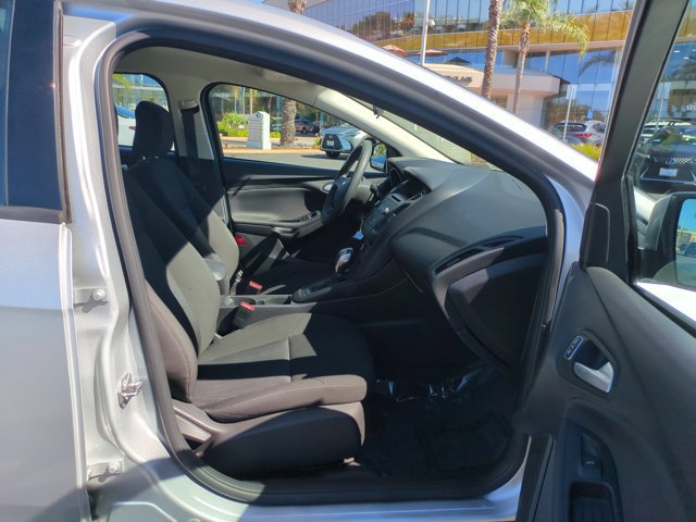 Used 2015 Ford Focus SE FWD image 28