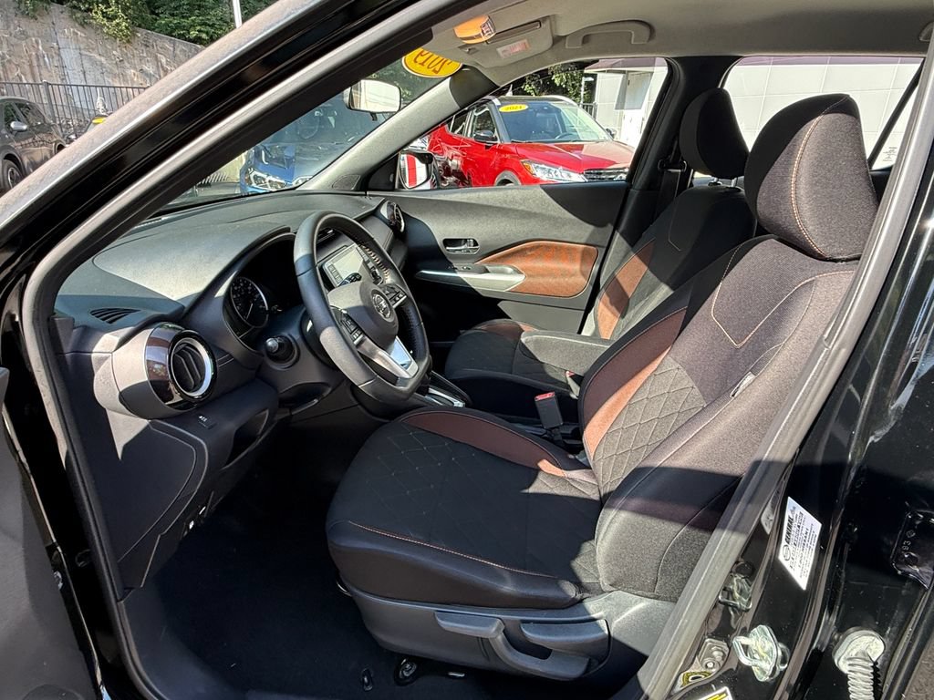 Used 2019 Nissan Kicks SR FWD image 14