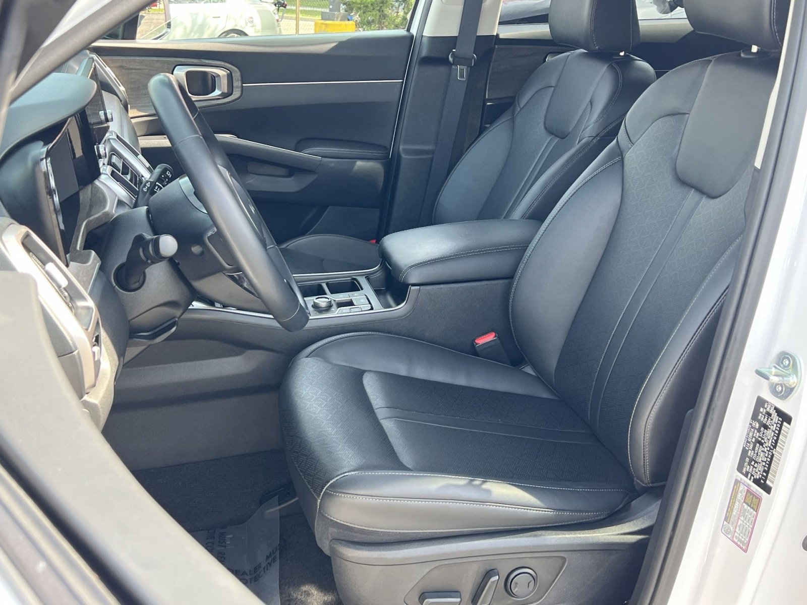 Used 2023 Kia Sorento X-Line EX image 11