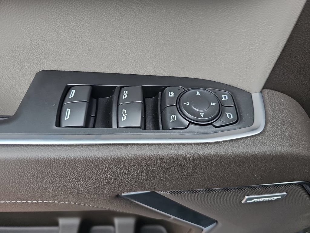 New 2026 Chevrolet Silverado 1500 LTZ w/ Technology Package AWD/4WD image 28