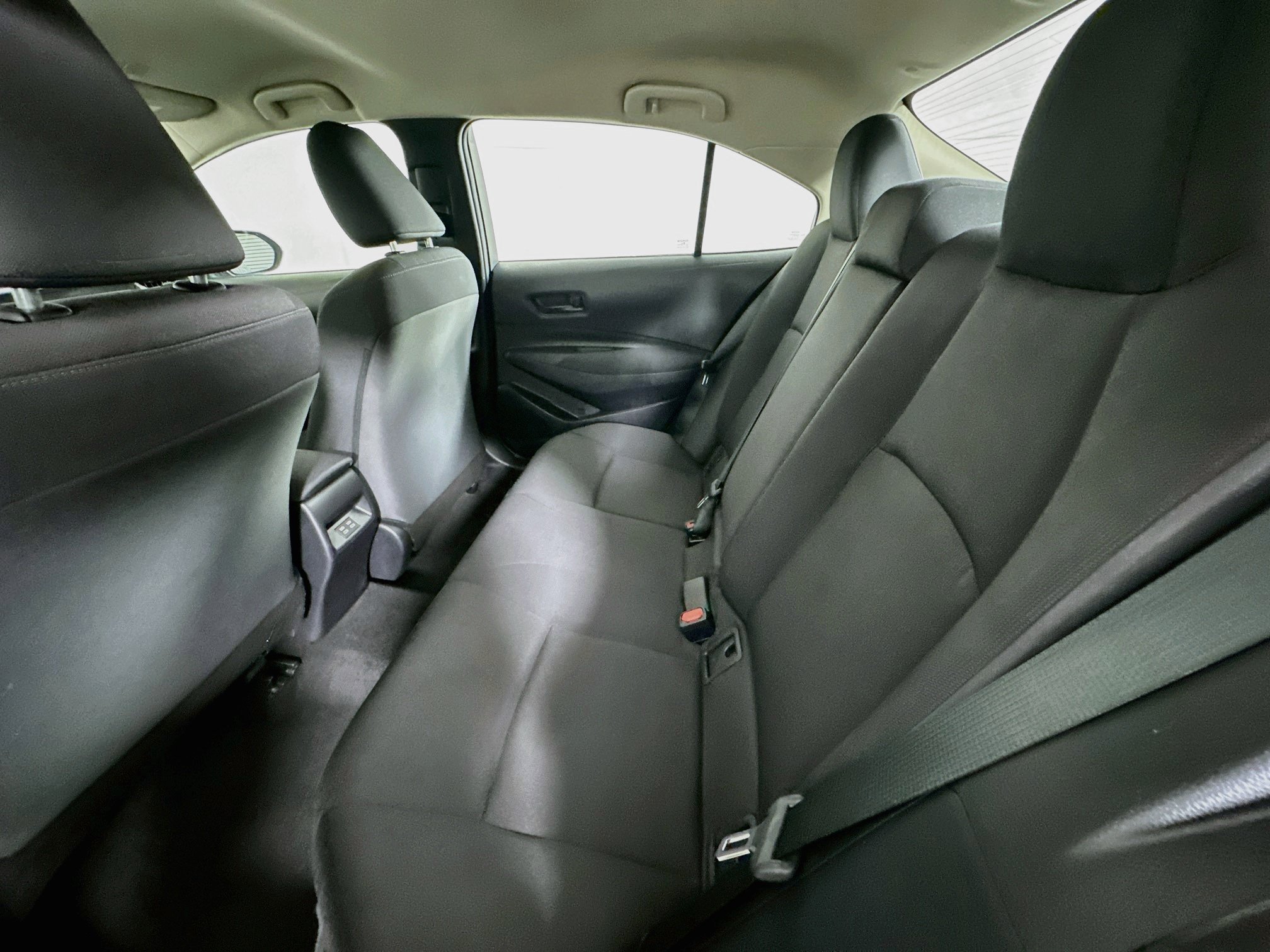 Used 2025 Toyota Corolla LE FWD image 26