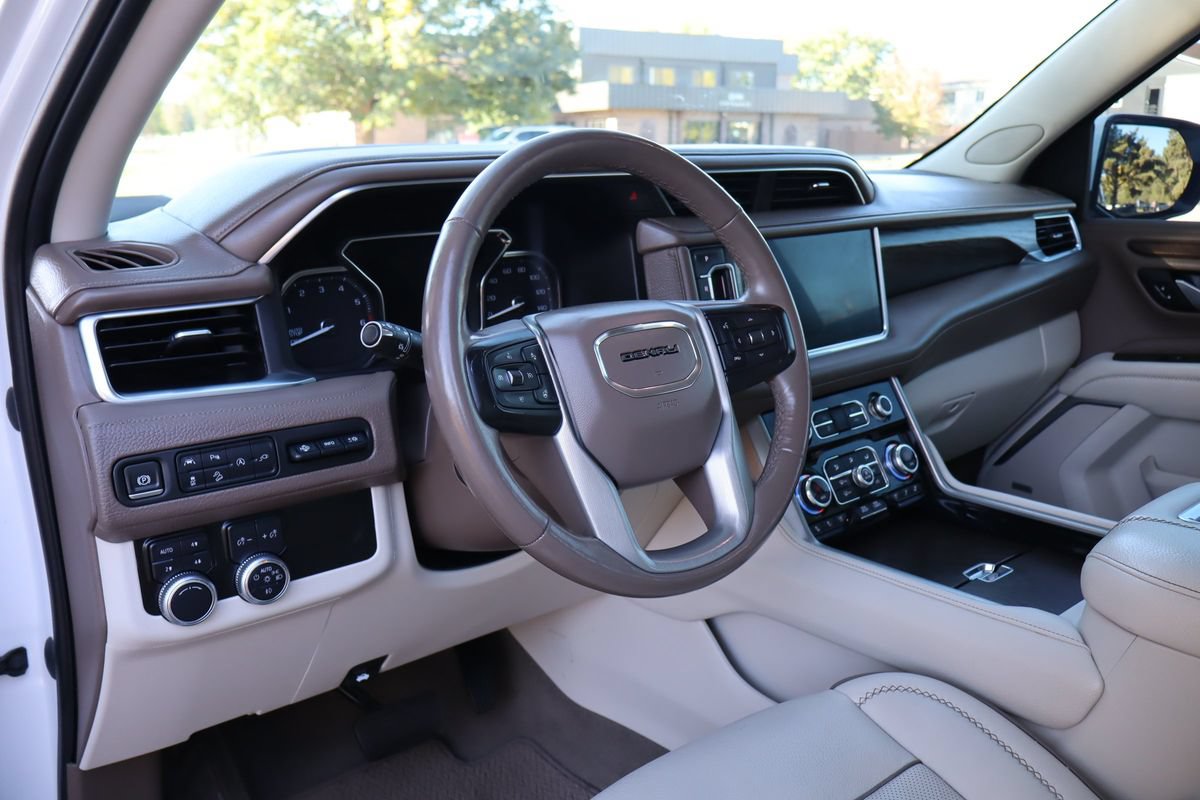 Used 2021 GMC Yukon Denali w/ Denali Premium Package AWD/4WD image 15