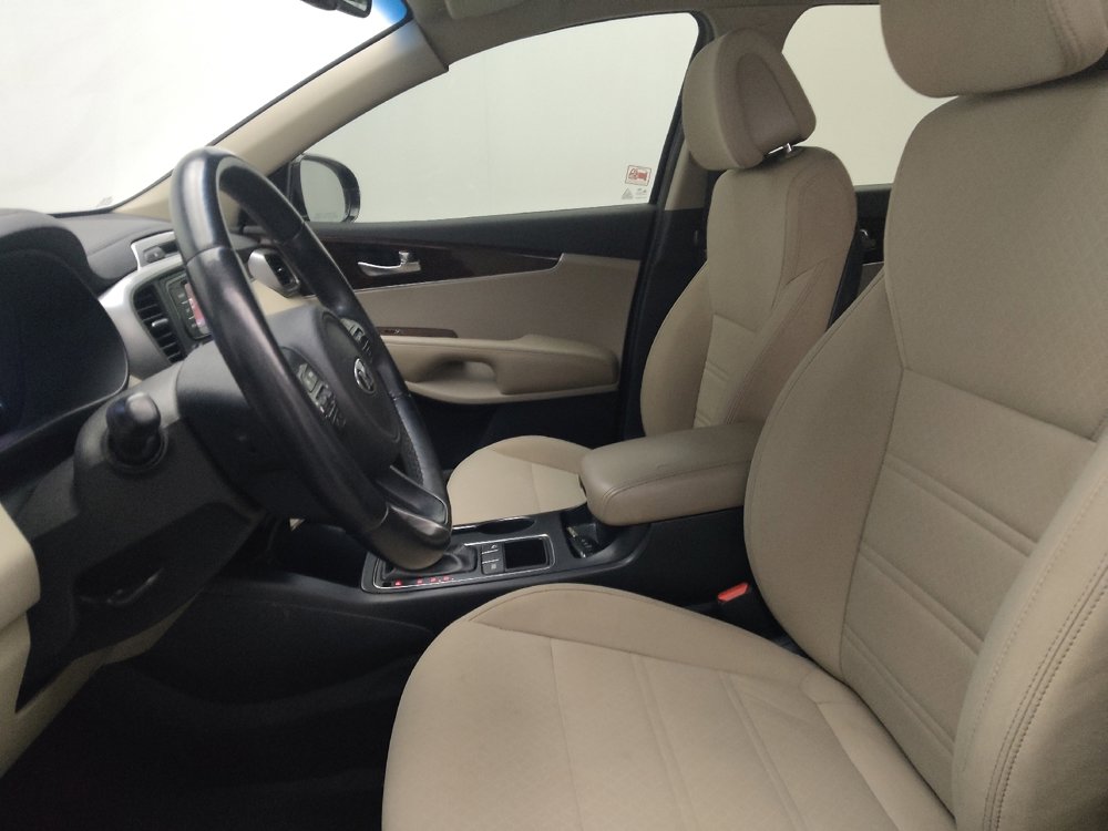 Used 2016 Kia Sorento LX w/ LX Convenience Package image 17