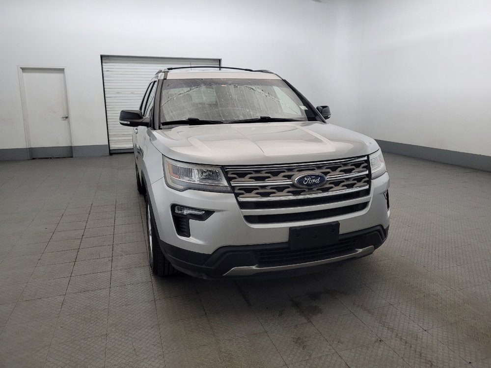 Used 2018 Ford Explorer XLT w/ Equipment Group 201A FWD image 14