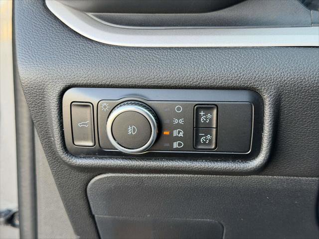 Used 2023 Ford Explorer XLT w/ Equipment Group 202A image 21
