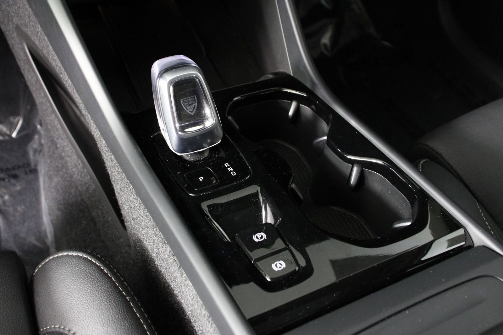 Certified 2025 Volvo XC40 B5 Plus image 15