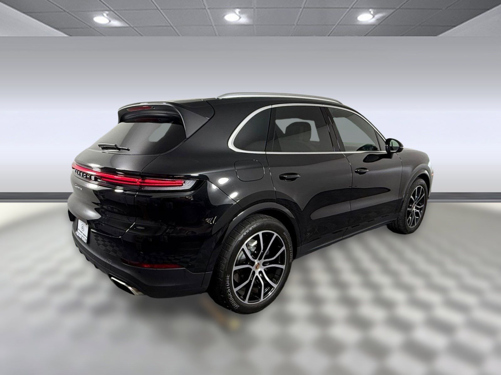 Used 2025 Porsche Cayenne image 9