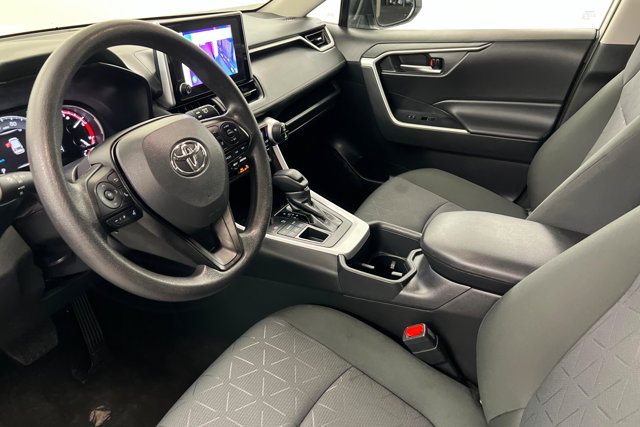Used 2025 Toyota RAV4 XLE AWD/4WD image 16