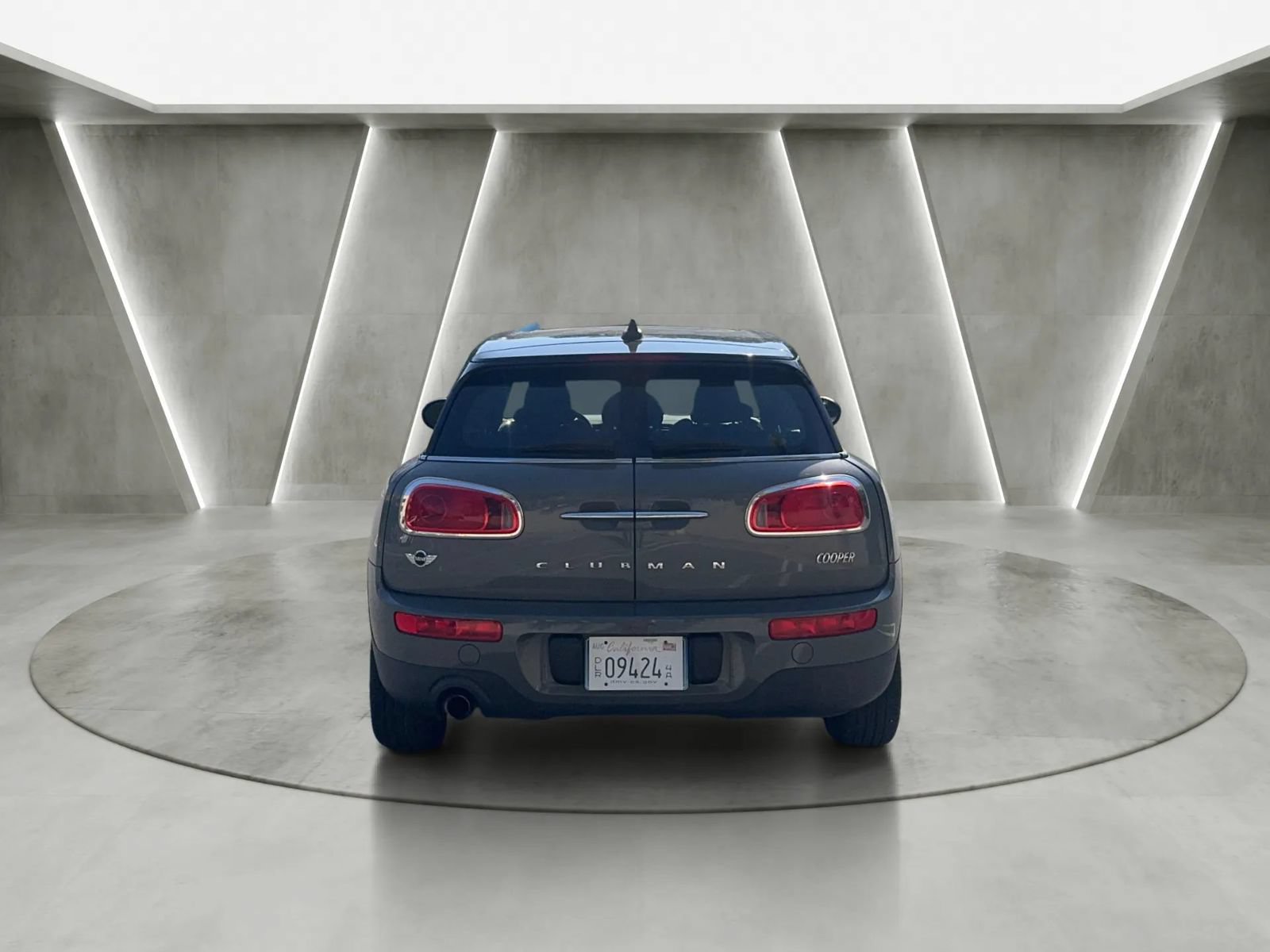 Used 2016 MINI Cooper Clubman FWD image 4