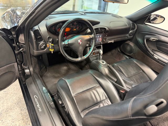 Used 2002 Porsche 911 Carrera RWD image 19