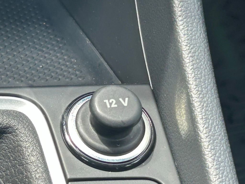 Used 2025 Volkswagen Jetta Sport image 53