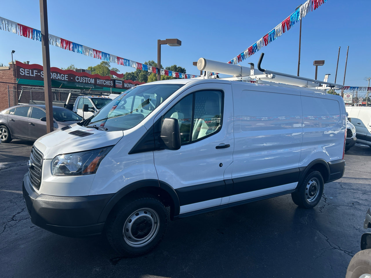 Used 2018 Ford Transit 250 130 Low Roof image 3