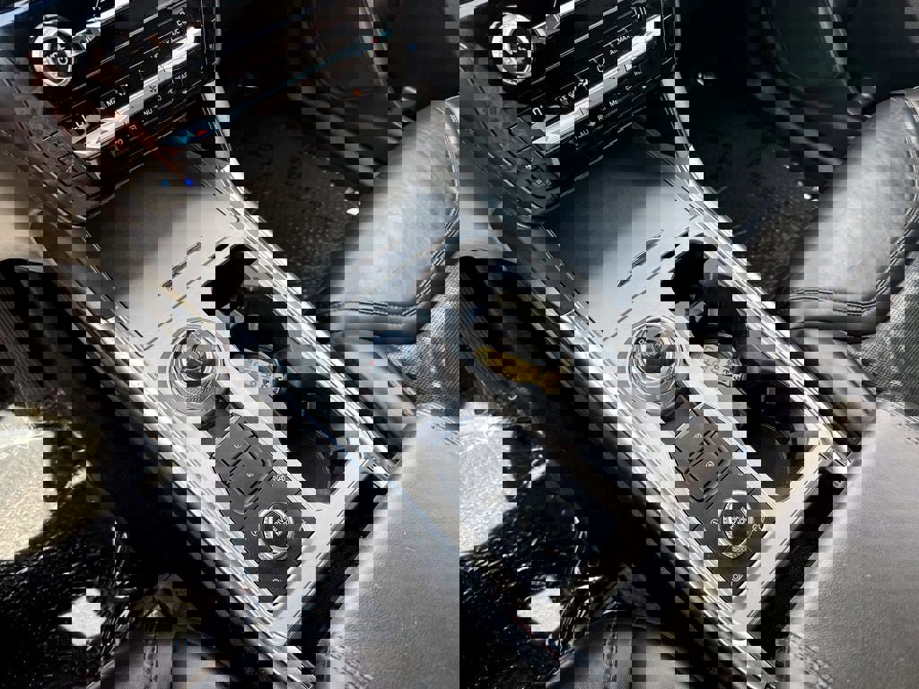 Used 2021 Ford Explorer Platinum w/ Equipment Group 601A AWD/4WD image 26