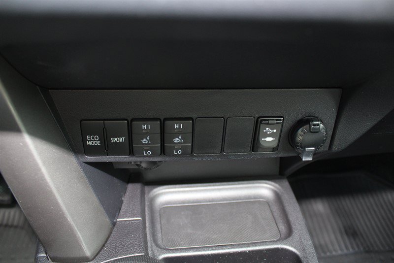 Used 2016 Toyota RAV4 SE w/ Advanced Technology Package AWD/4WD image 13