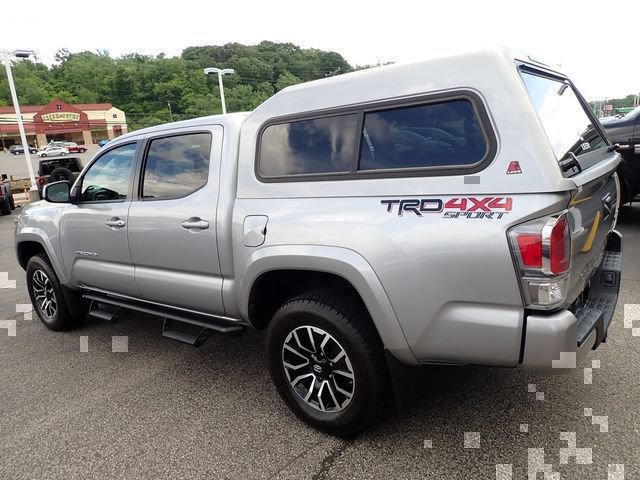Used 2021 Toyota Tacoma TRD Sport AWD/4WD image 3