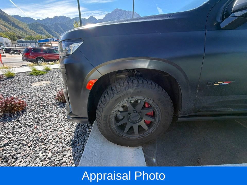 Used 2023 Cadillac Escalade V w/ Heavy-Duty Trailer Package AWD/4WD image 2