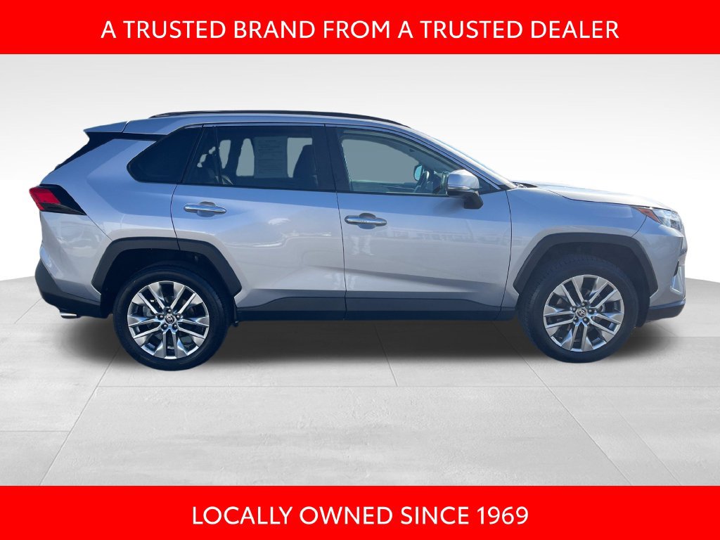 Certified 2022 Toyota RAV4 Limited AWD/4WD image 4