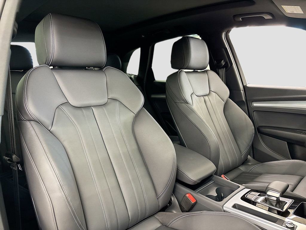 Used 2025 Audi Q5 2.0T Premium w/ Convenience Plus Package image 14