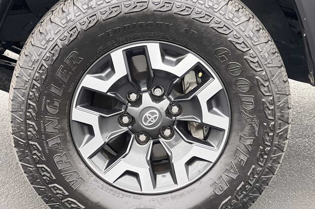 Used 2022 Toyota Tacoma TRD Off-Road w/ TRD Premium Off Road Package AWD/4WD image 35