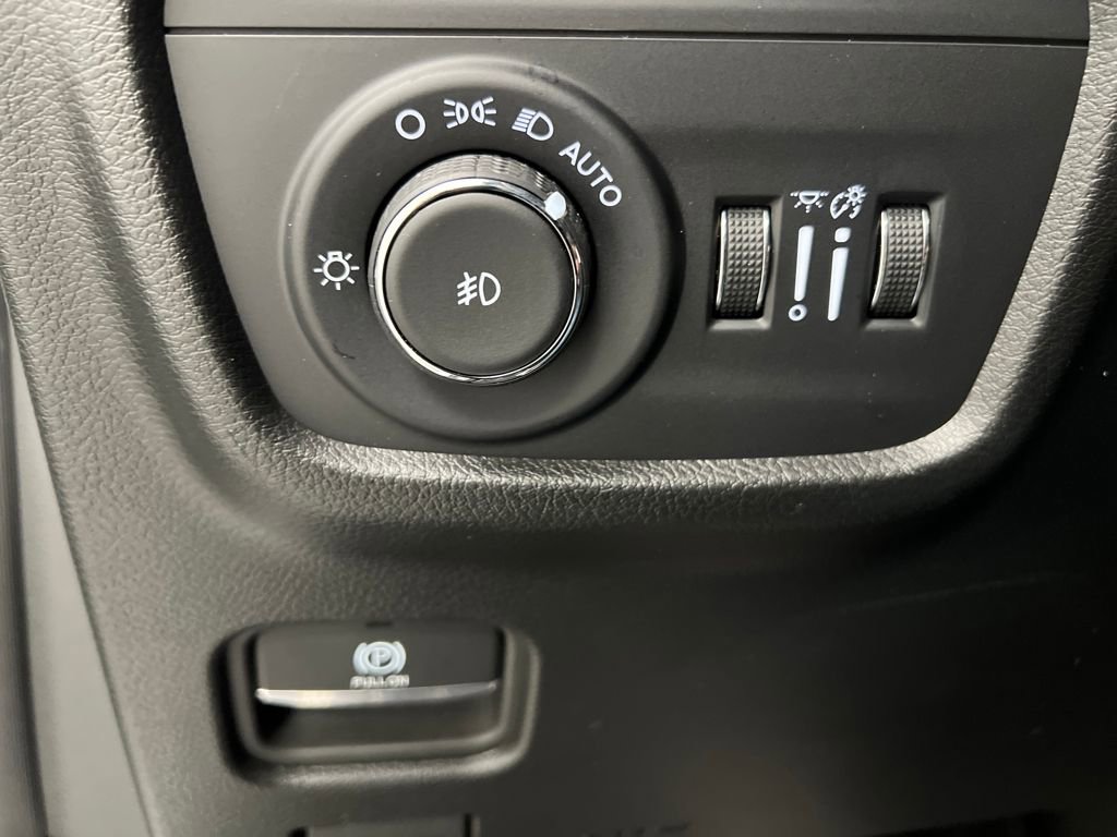 Used 2025 Jeep Grand Cherokee Summit image 41