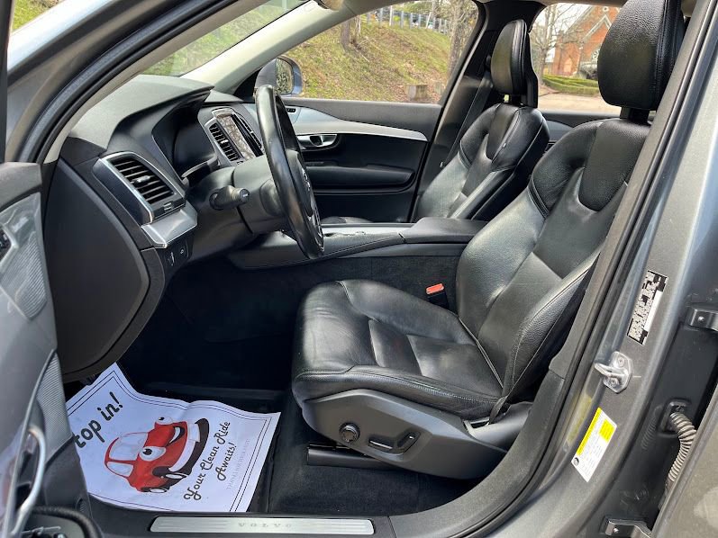 Used 2018 Volvo XC90 T6 Momentum w/ Convenience Package image 8