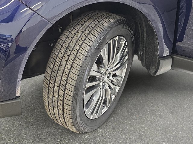 Certified 2021 Toyota Venza XLE w/ Softex Package AWD/4WD image 28