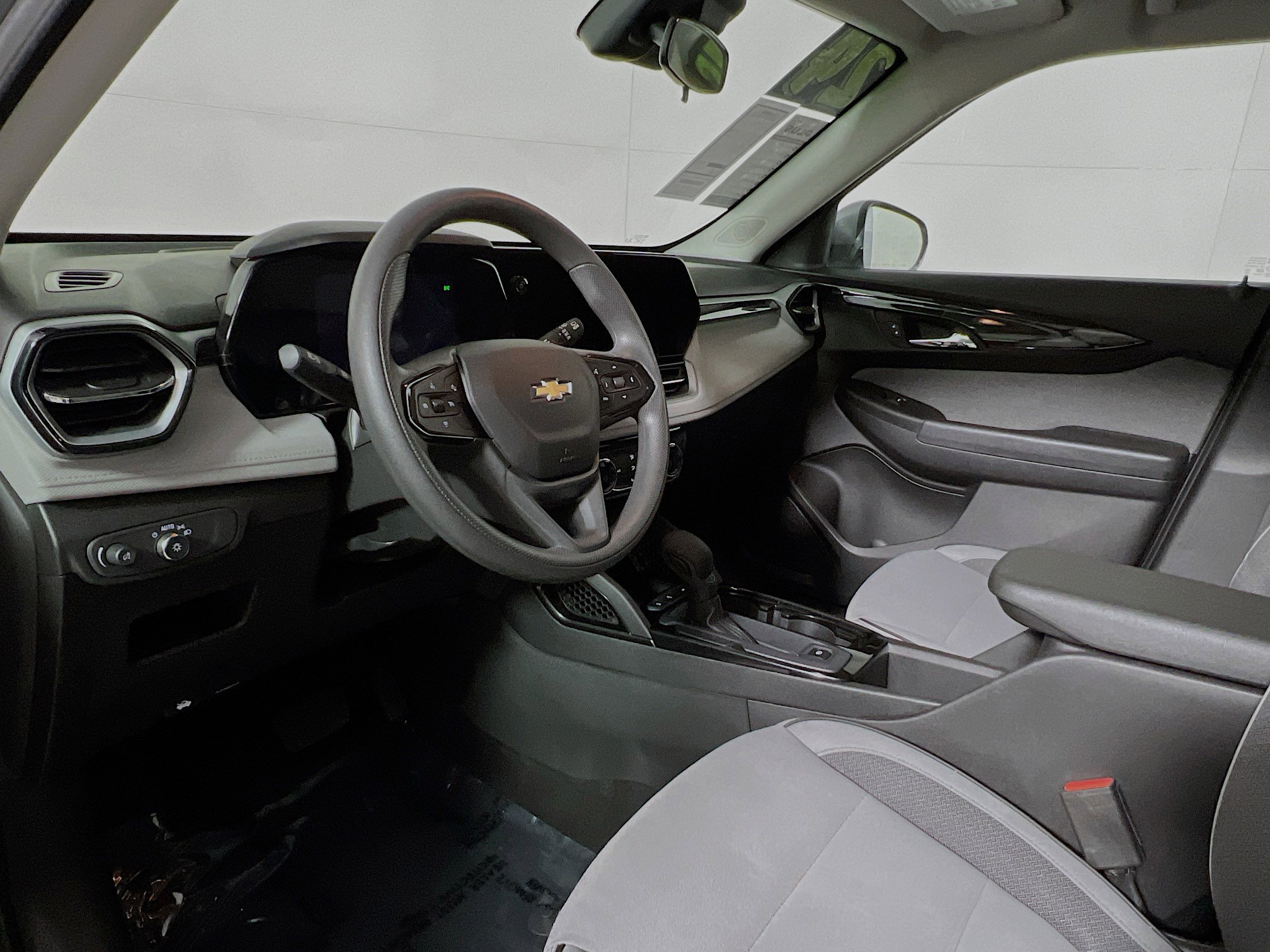 Used 2024 Chevrolet TrailBlazer LT image 30