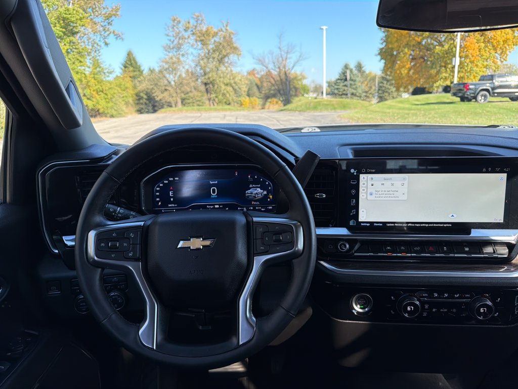 Used 2023 Chevrolet Silverado 1500 LT AWD/4WD image 27